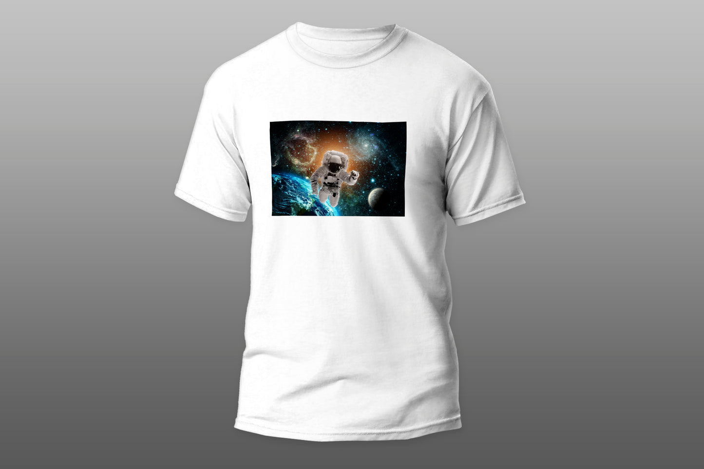 Astronaut Flies Space Earth camiseta T-shirt - Top Content | POD Collection | Free Shipping