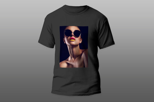 Woman with glasses camiseta T-shirt - Top Content | POD Collection | Free Shipping