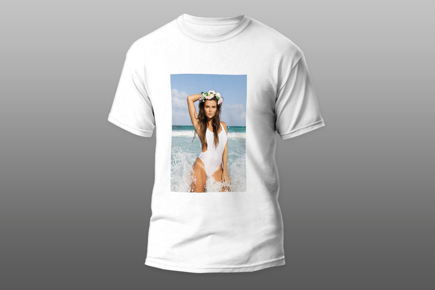 Young sexy woman bikini posing beach camiseta T-shirt - Top Content | POD Collection | Free Shipping