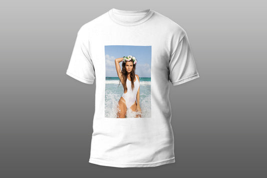 Young sexy woman bikini posing beach camiseta T-shirt - Top Content | POD Collection | Free Shipping