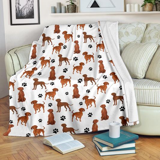 Vizsla Paw Blanket