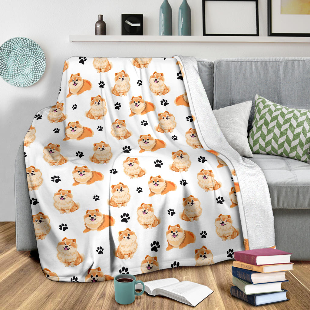 Pomeranian Paw Blanket