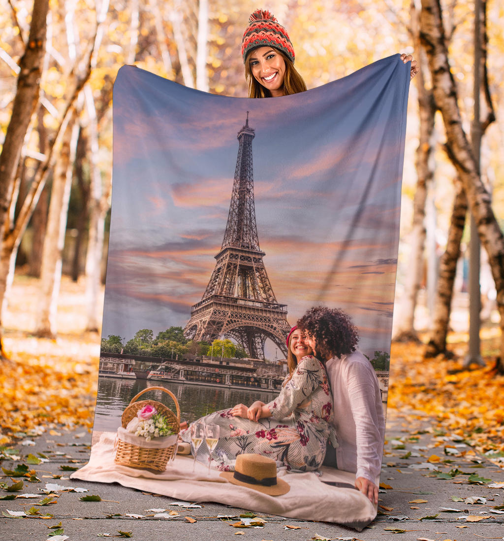 Happy Couple Eiffel Tower Blanket