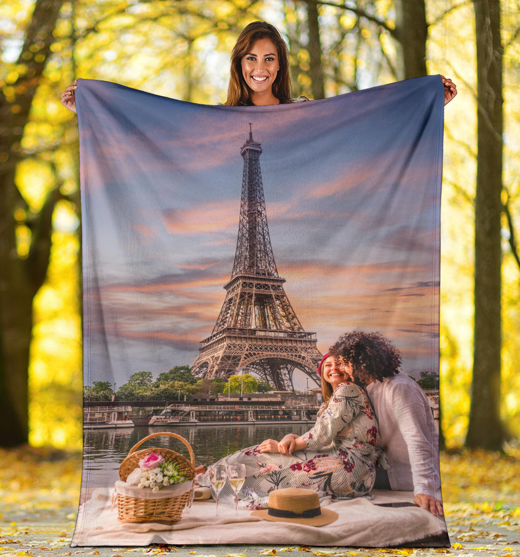 Happy Couple Eiffel Tower Blanket