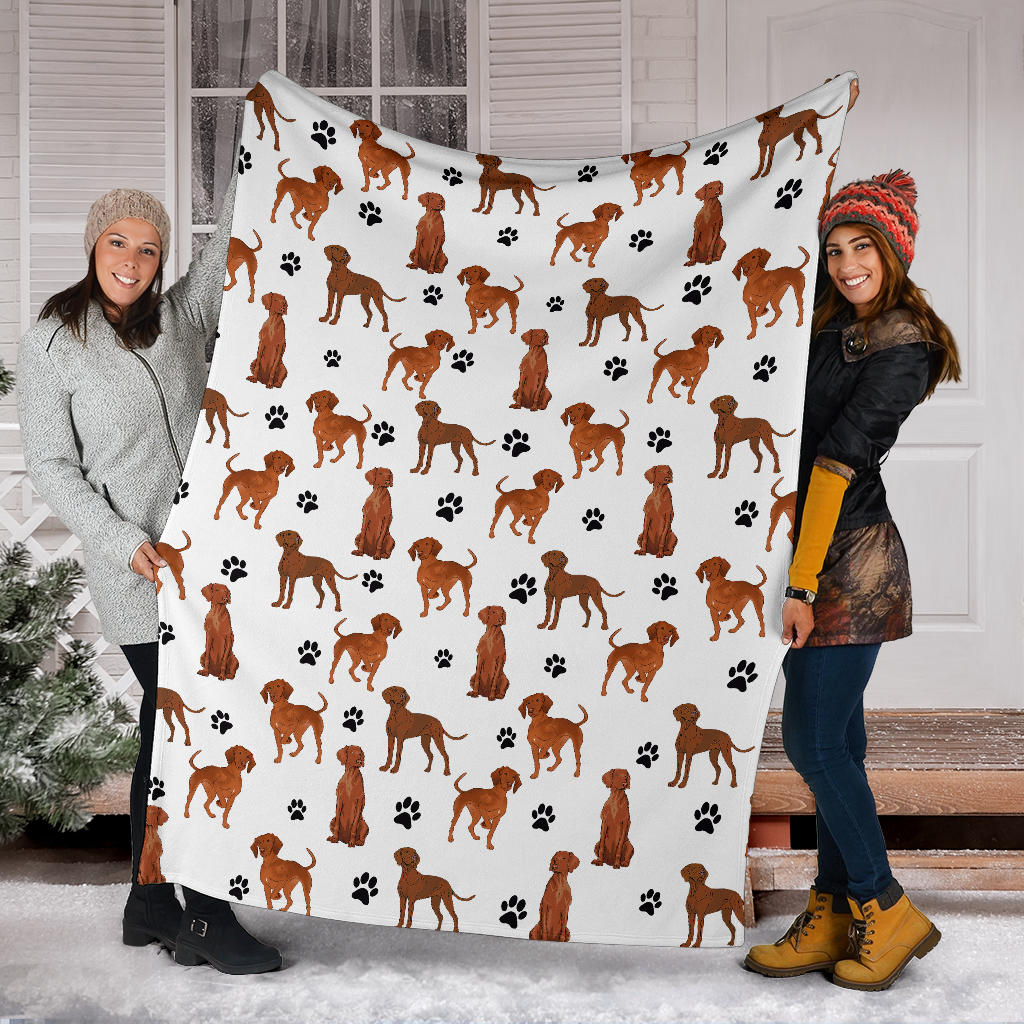 Vizsla Paw Blanket